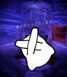 【ラップ拘束】M性感コースで人気のM字巻き！！太もも、足裏も汗だく♪