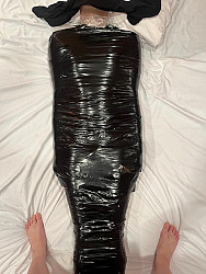 ぐるぐるマミーで拘束！！