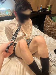 ネクタイ引っ張って撮ってみた（＾_＾）笑